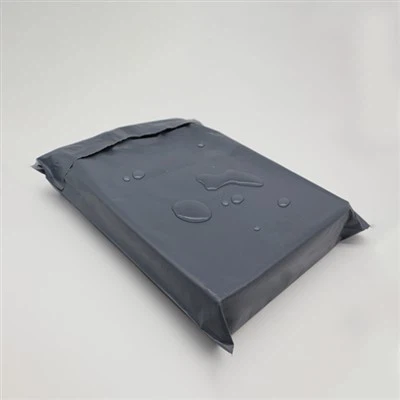 szakadás álló poli levelezők